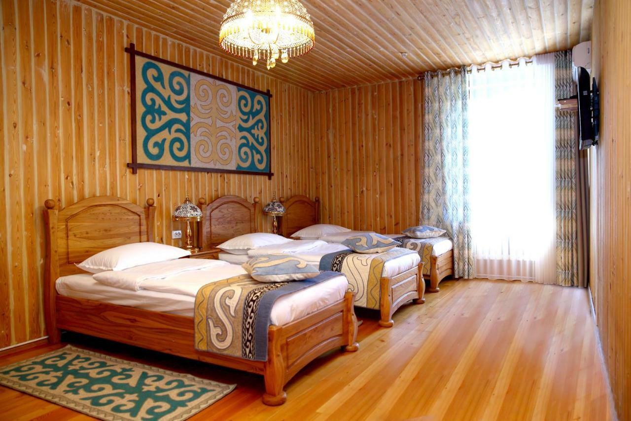 Navat Hotel Bishkek Ngoại thất bức ảnh