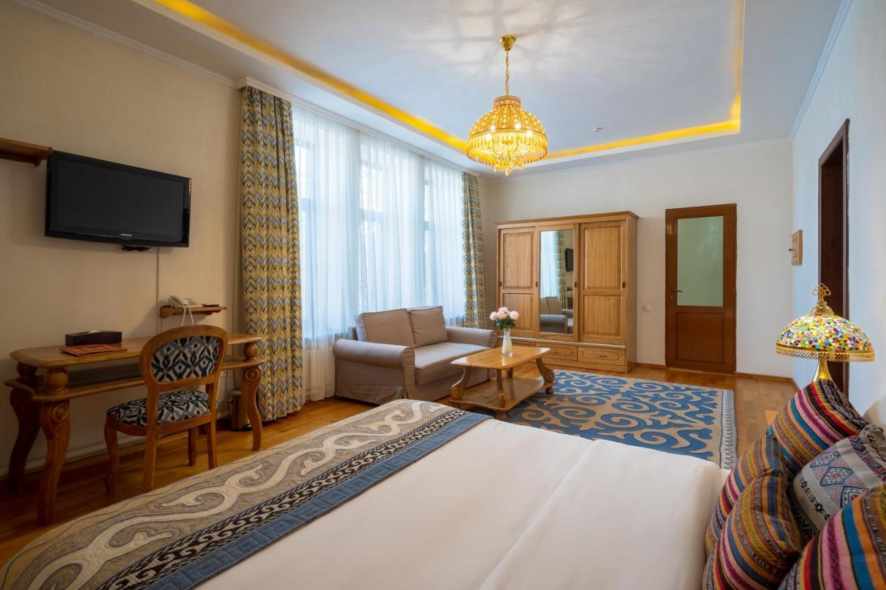 Navat Hotel Bishkek Ngoại thất bức ảnh